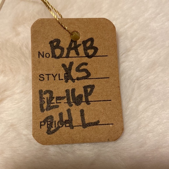 212. NWT Aritzia Body Contour white tank body suits in xs high neck - Picture 11 of 11